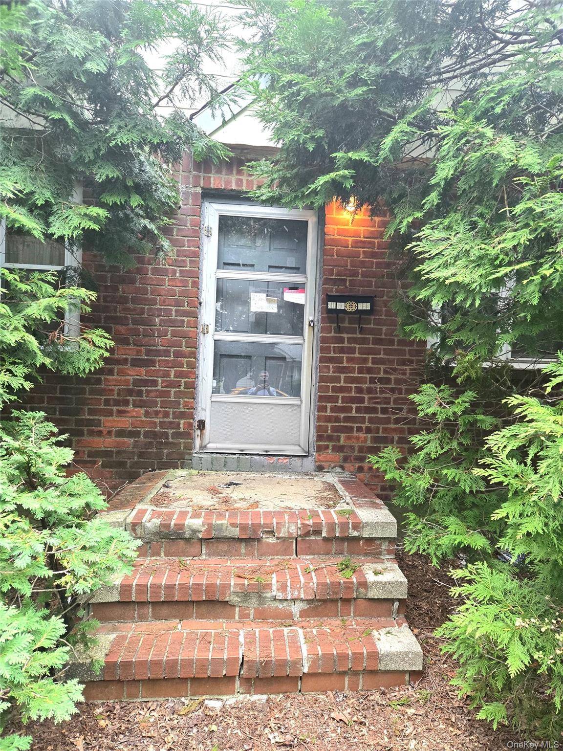 8116 264th ST, Floral Park, NY 11004