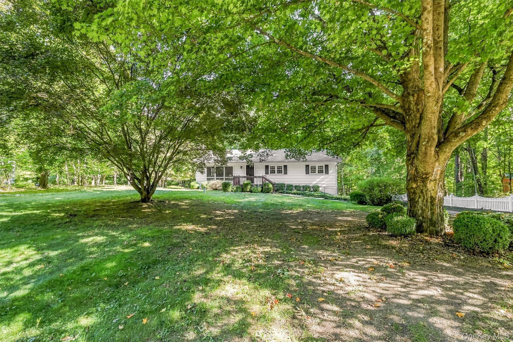 7 Durmo RD, New Paltz, NY 12561