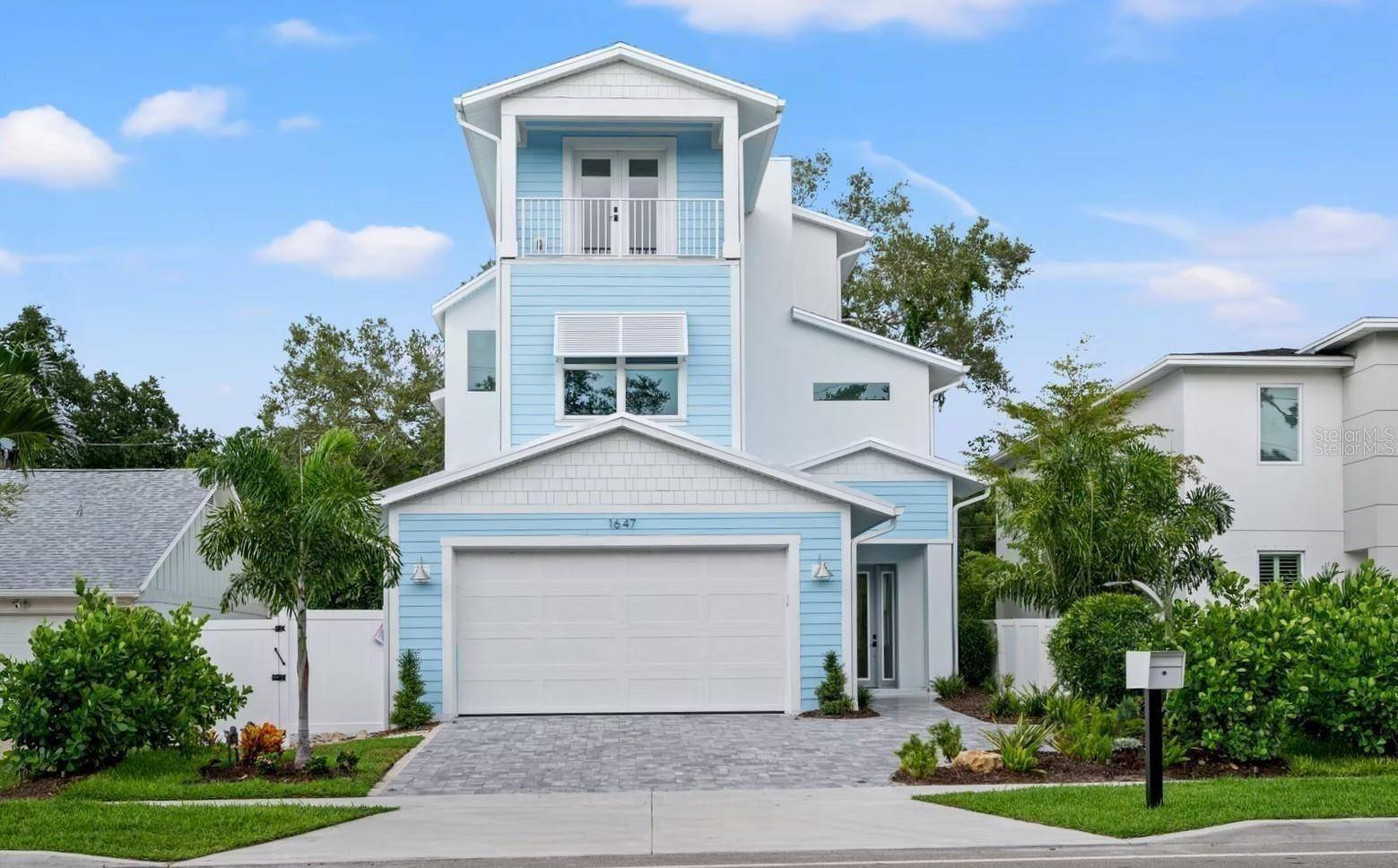 1647 SIESTA DR, Sarasota, FL 34239