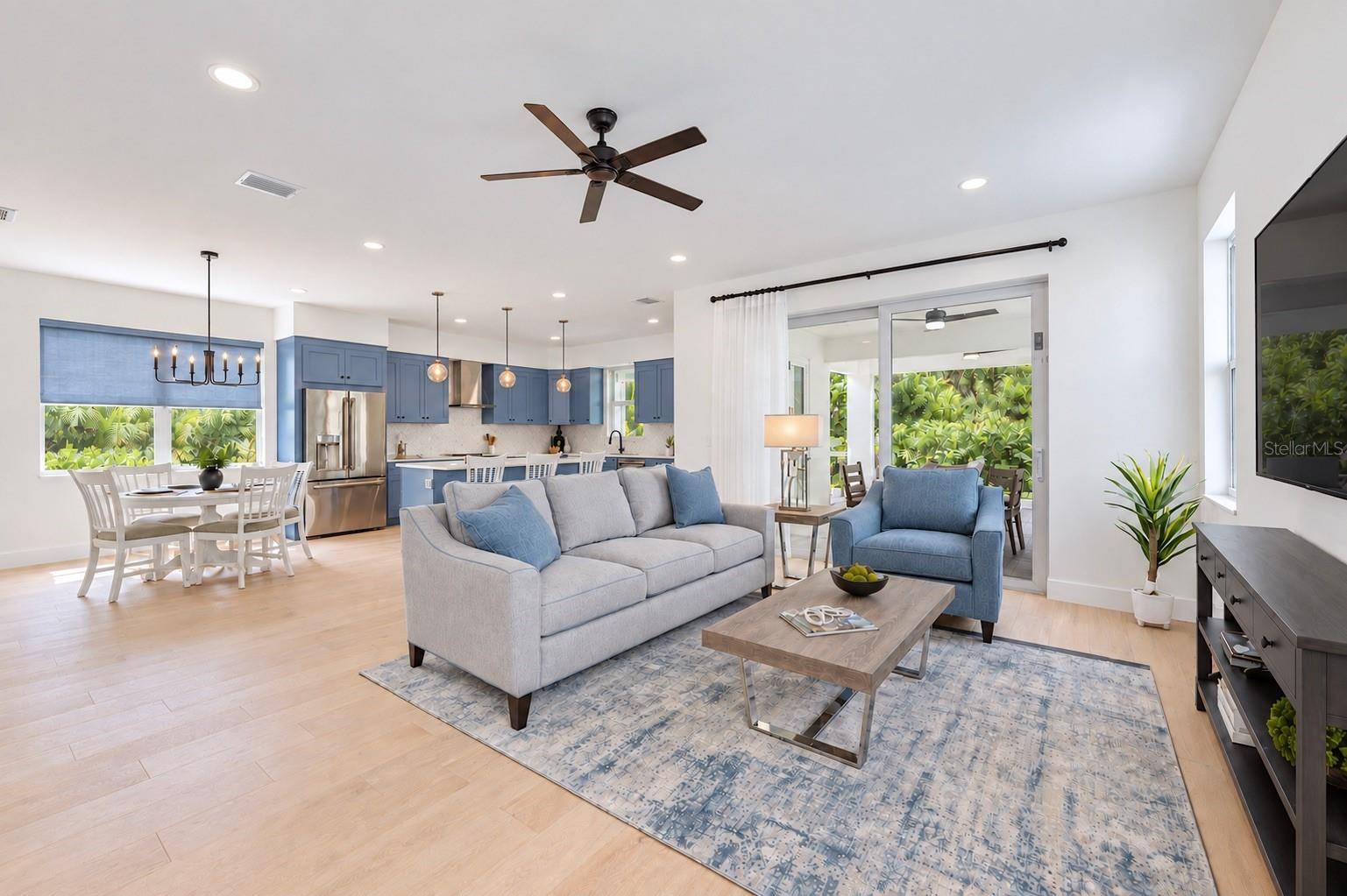 1647 SIESTA DR, Sarasota, FL 34239