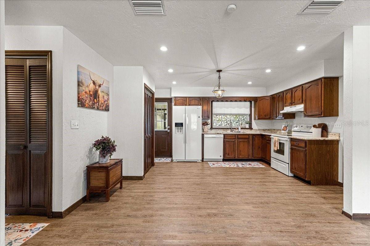 5741 NE 4TH PL, Ocala, FL 34470