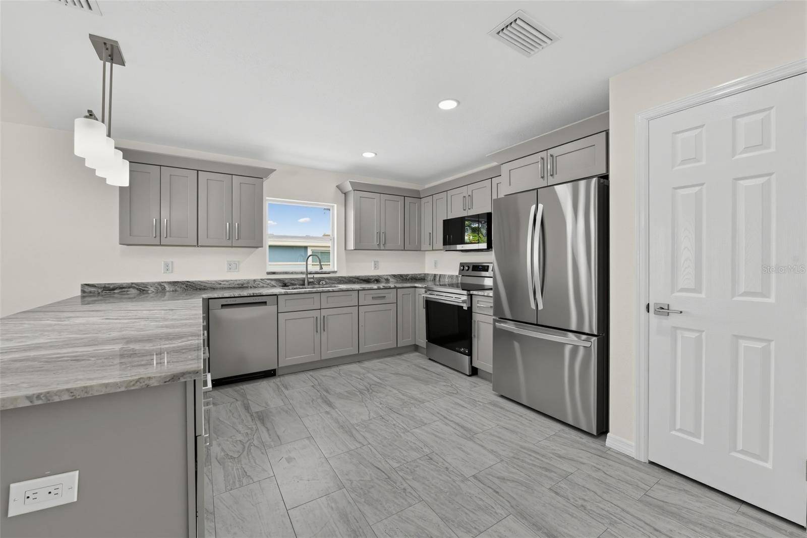 2210 1ST AVE E, Palmetto, FL 34221