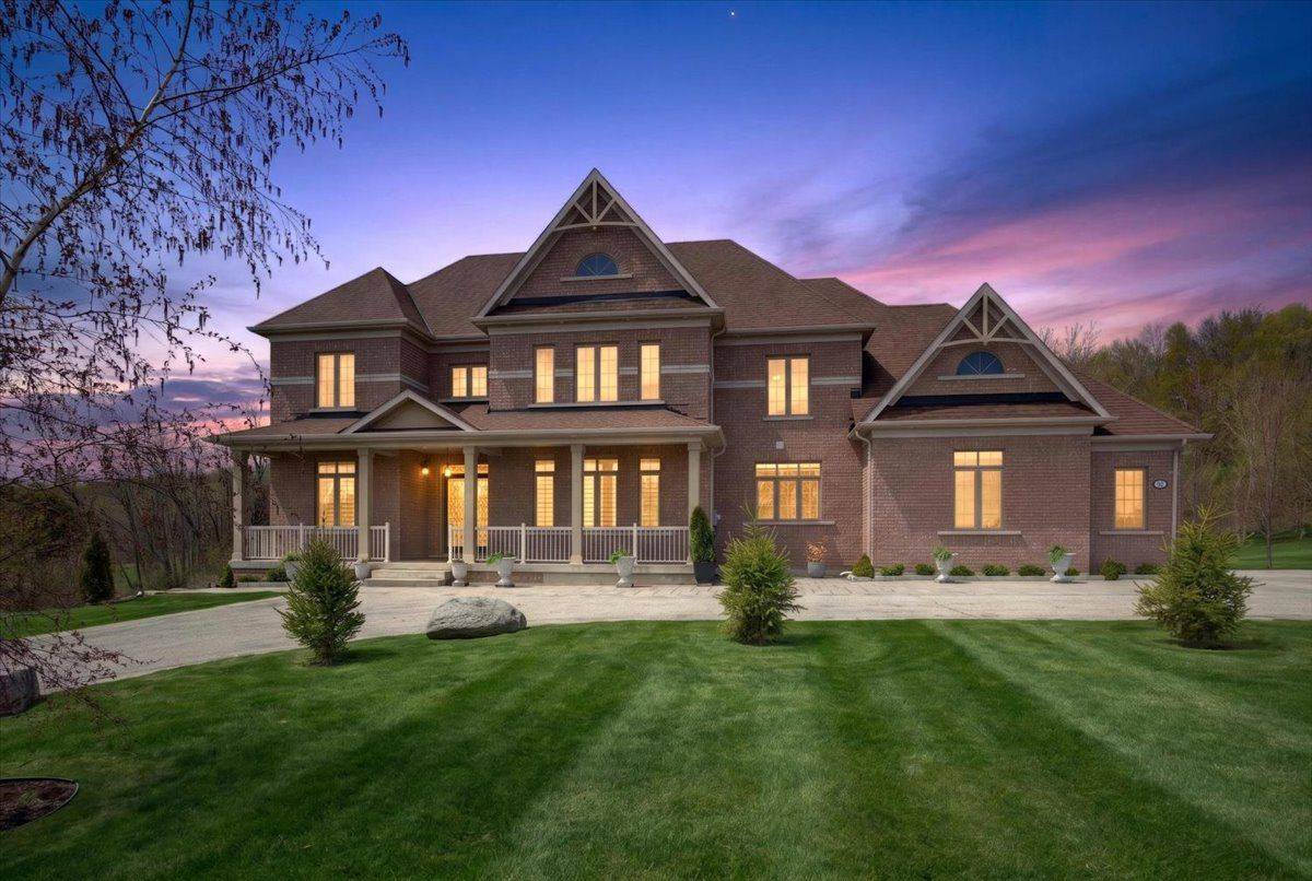 102 Pine Hill RD, Bradford West Gwillimbury, ON L3Z 0H1