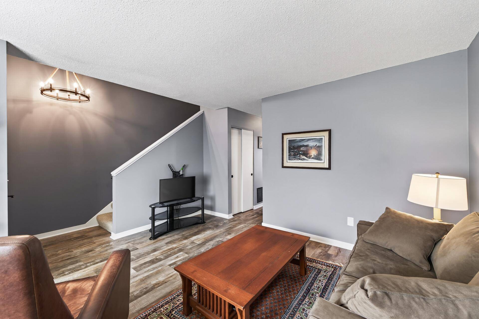 4464 Mccoll DR, Savage, MN 55378