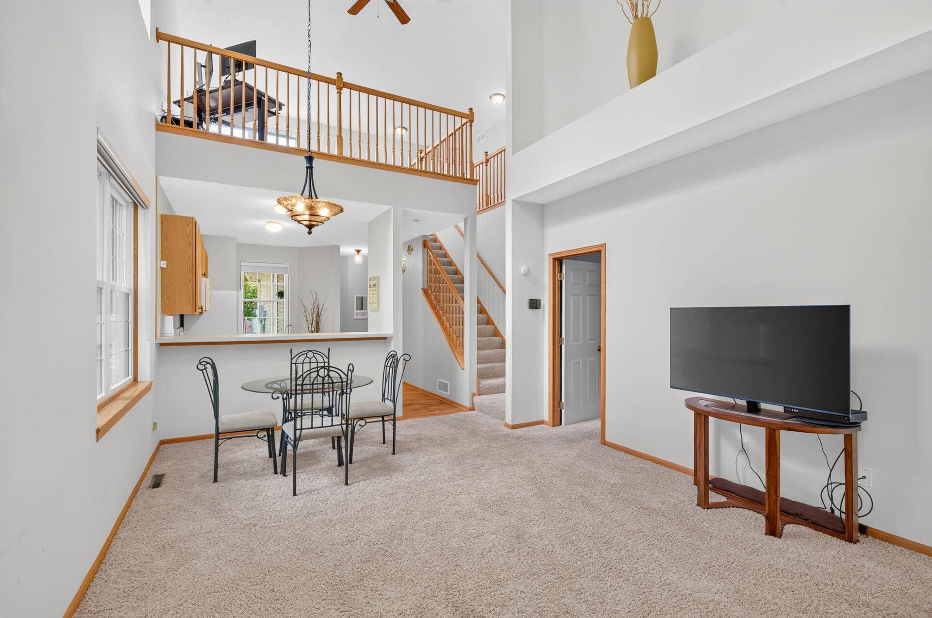 8011 Everest LN N, Maple Grove, MN 55311