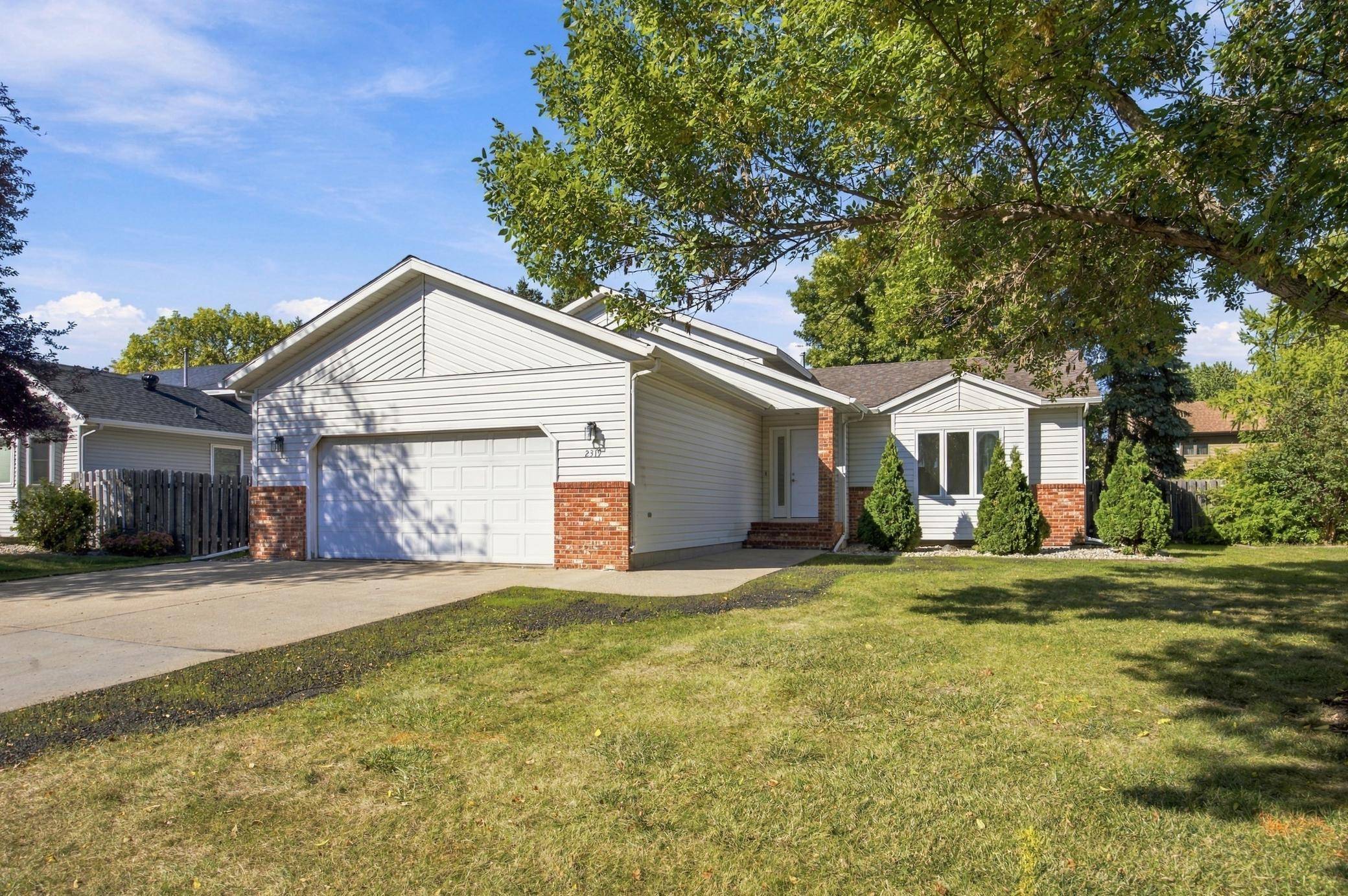 2319 35th AVE S, Fargo, ND 58104