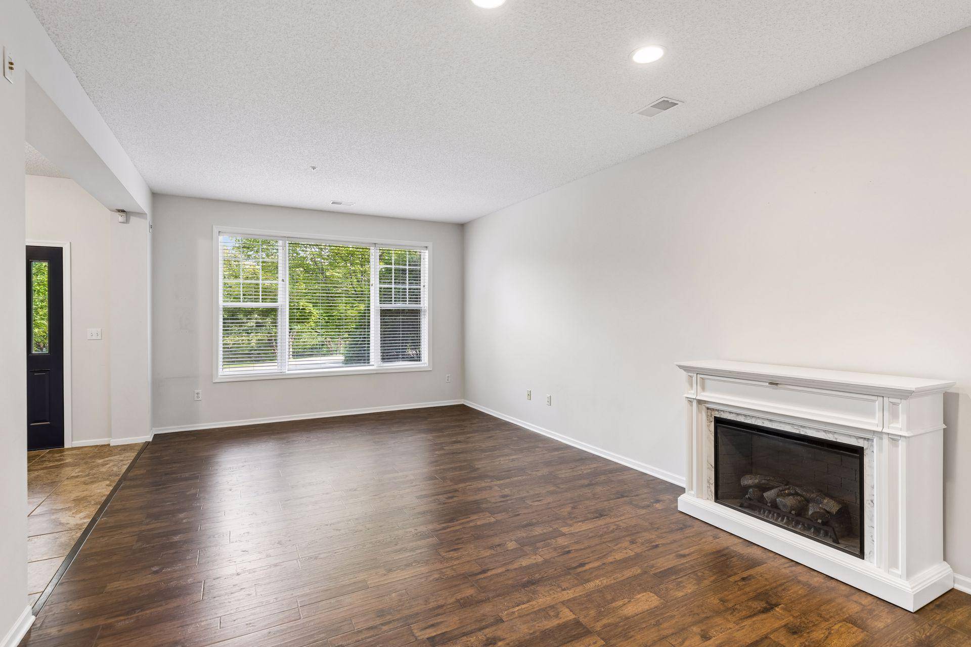 6090 W 16th ST #913, Saint Louis Park, MN 55416