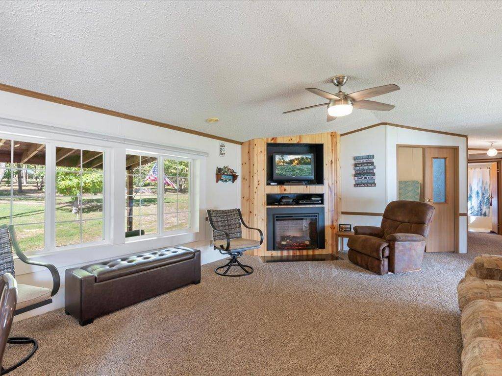 8143 Meadow Lake RD SW, Motley, MN 56466