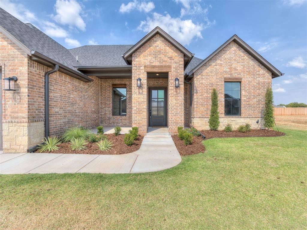 2217 W Cole DR, Mustang, OK 73064