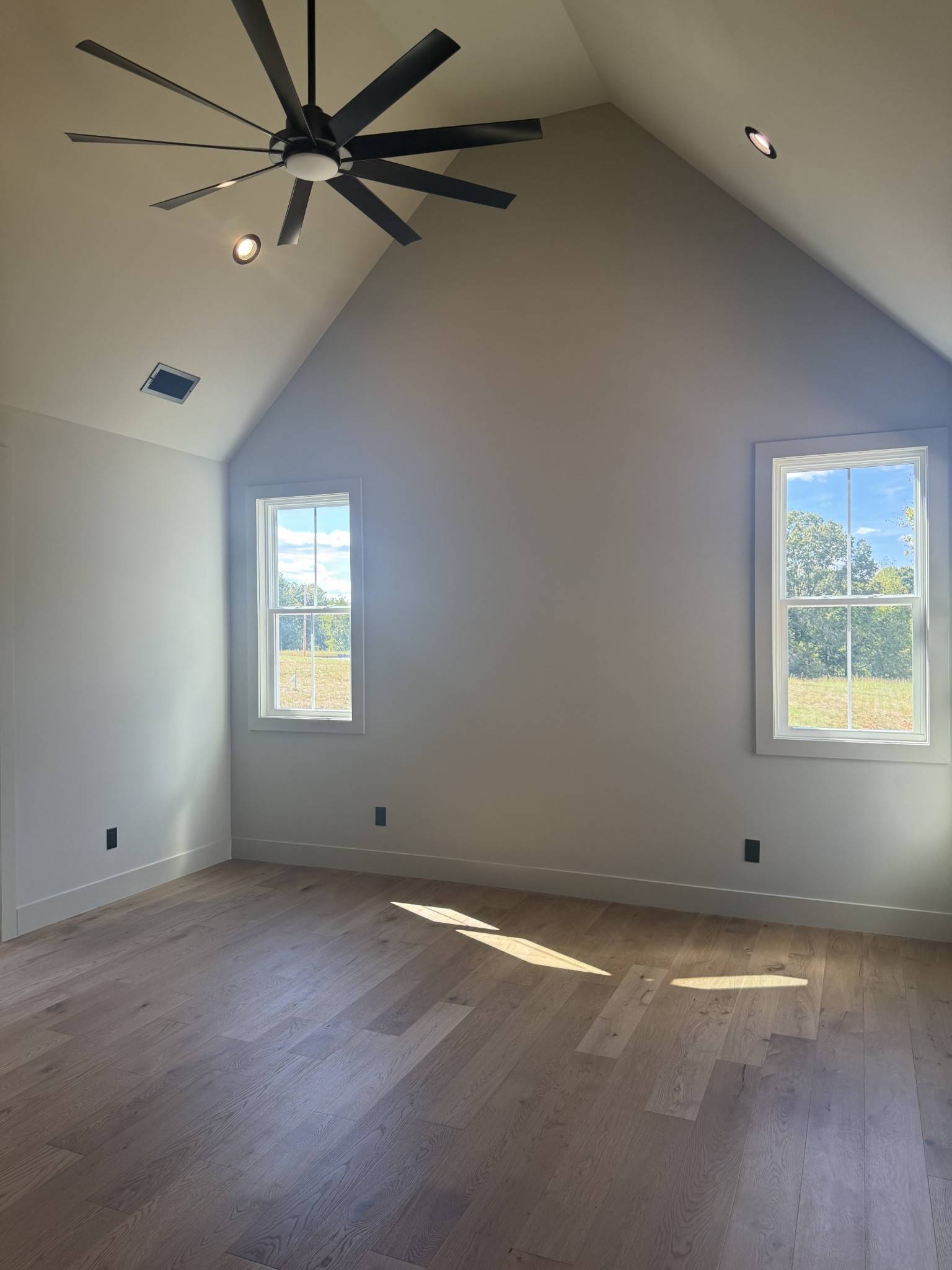 8680 Middle Lick Creek Rd, Lyles, TN 37098