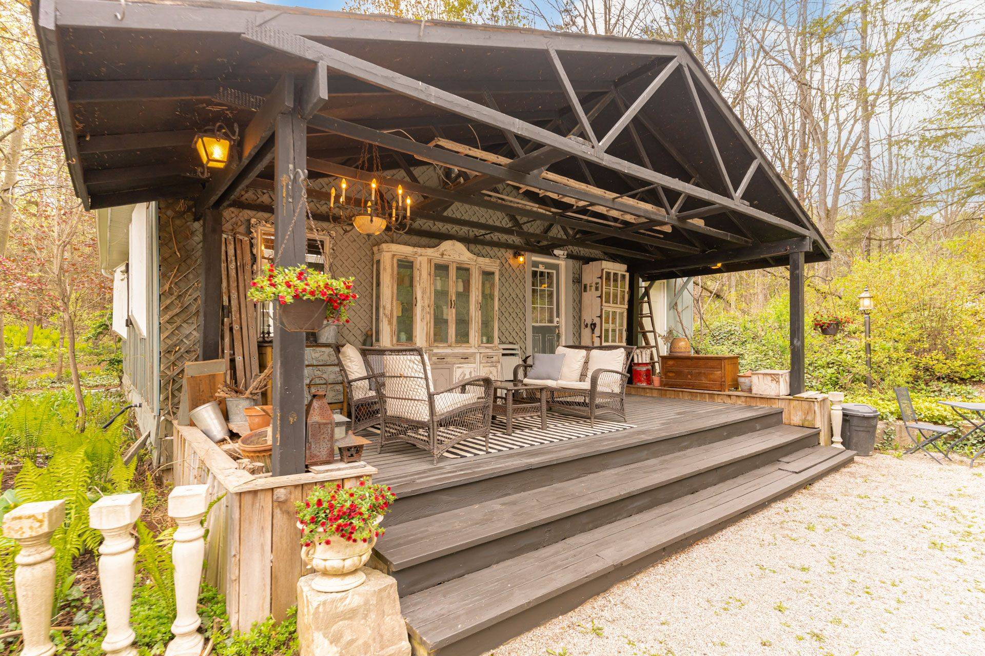 1097 Mineral Springs RD, Hamilton, ON L9H 5E3