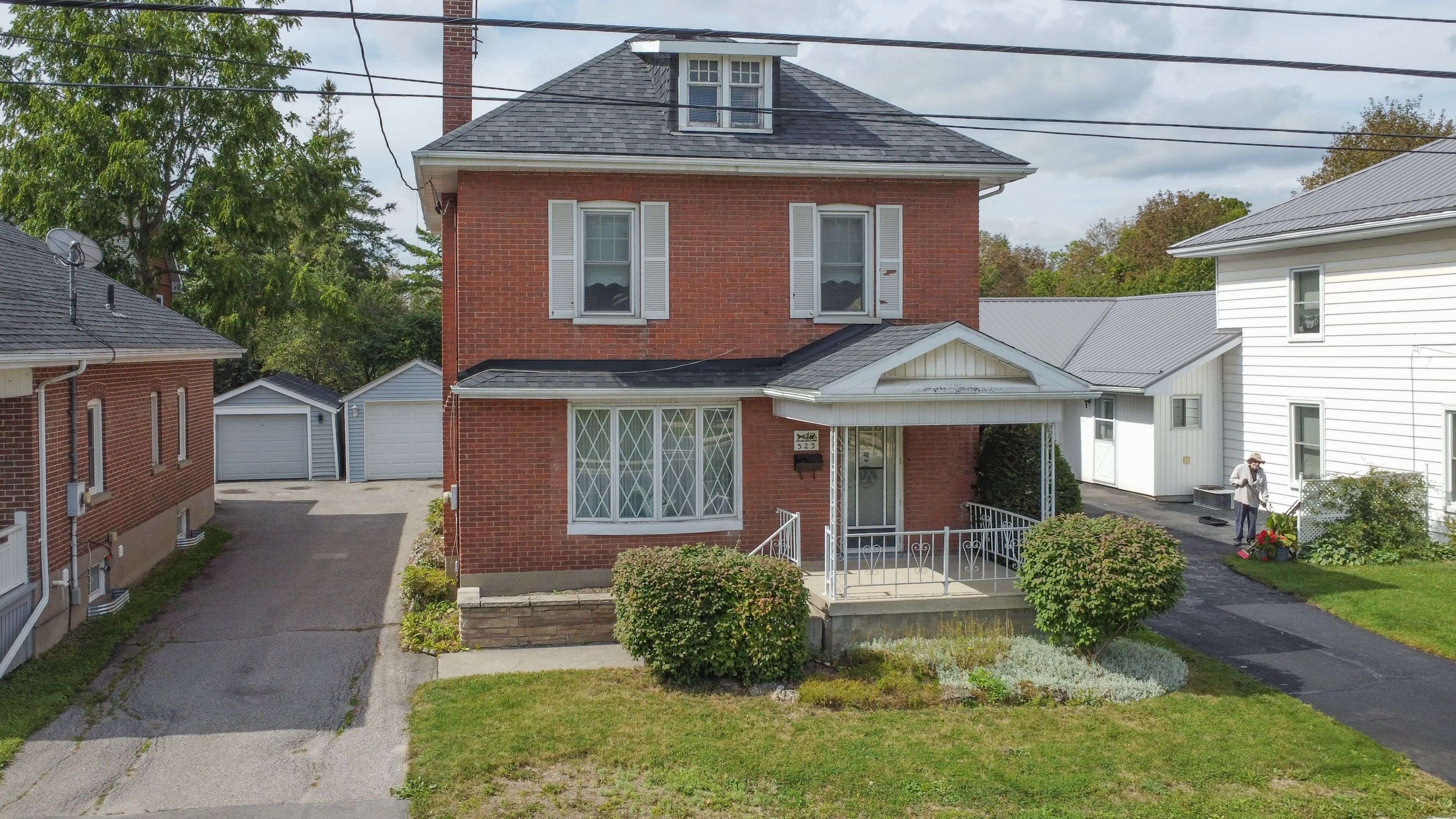 523 Armour RD, Peterborough, ON K9H 1Y8