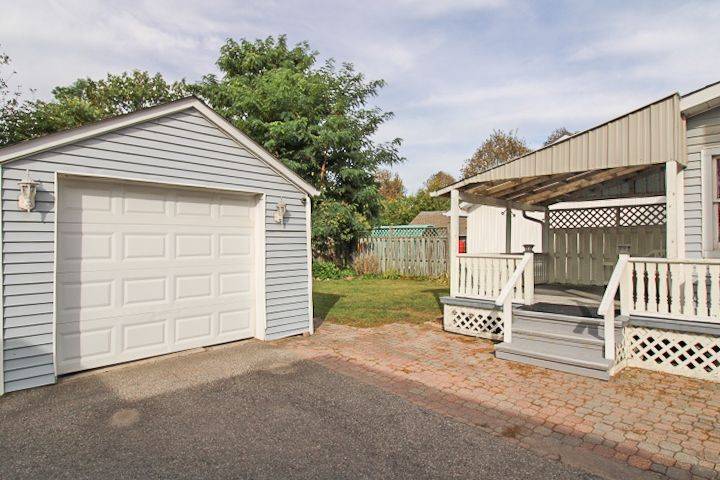 523 Armour RD, Peterborough, ON K9H 1Y8