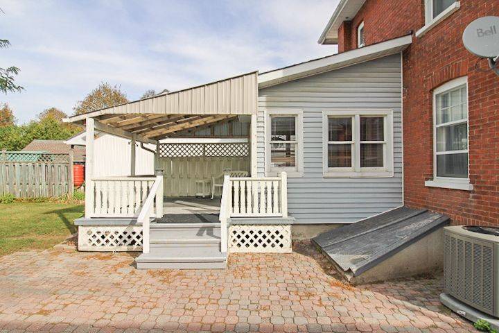 523 Armour RD, Peterborough, ON K9H 1Y8