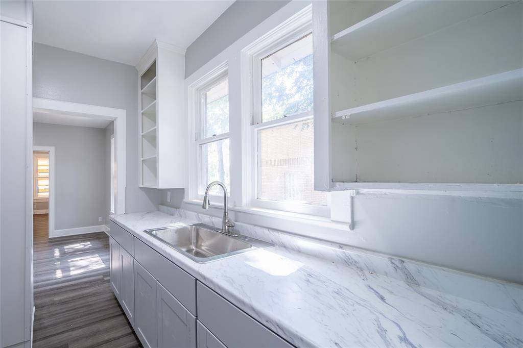 921 Sunset Avenue, Dallas, TX 75208