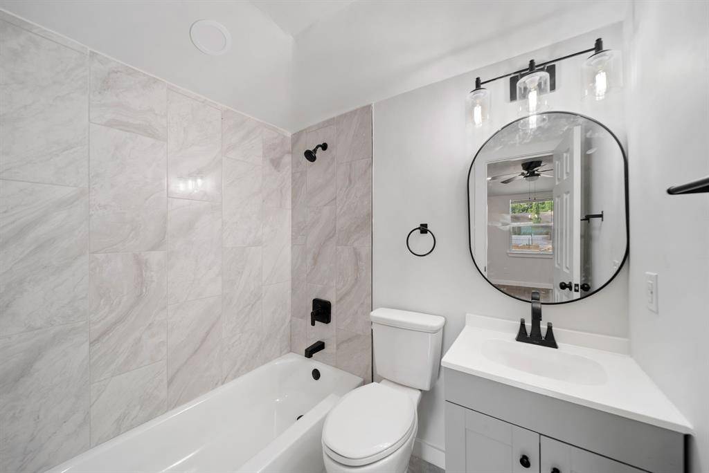 2451 Hudspeth Avenue, Dallas, TX 75216