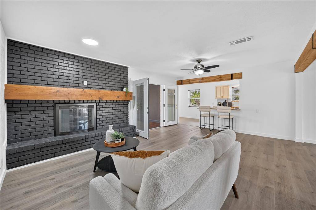 906 Pinedale Lane, Dallas, TX 75241
