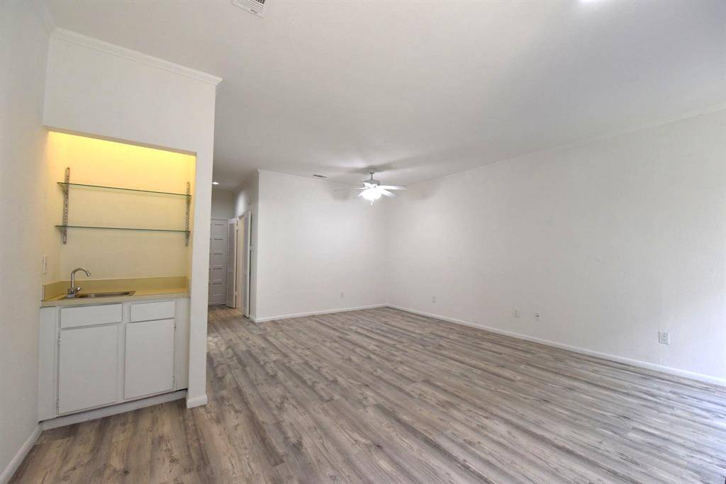 2727 Shelby Avenue #M, Dallas, TX 75219