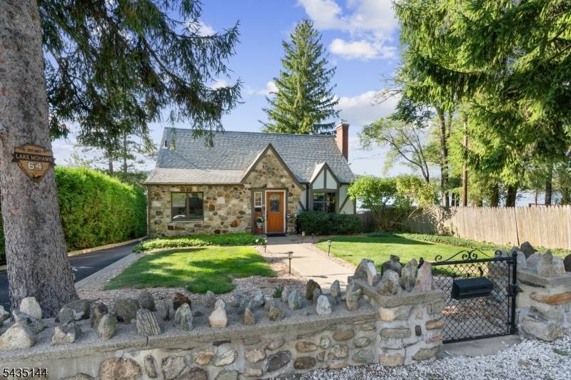 64 E Shore Trl, Sparta Twp., NJ 07871