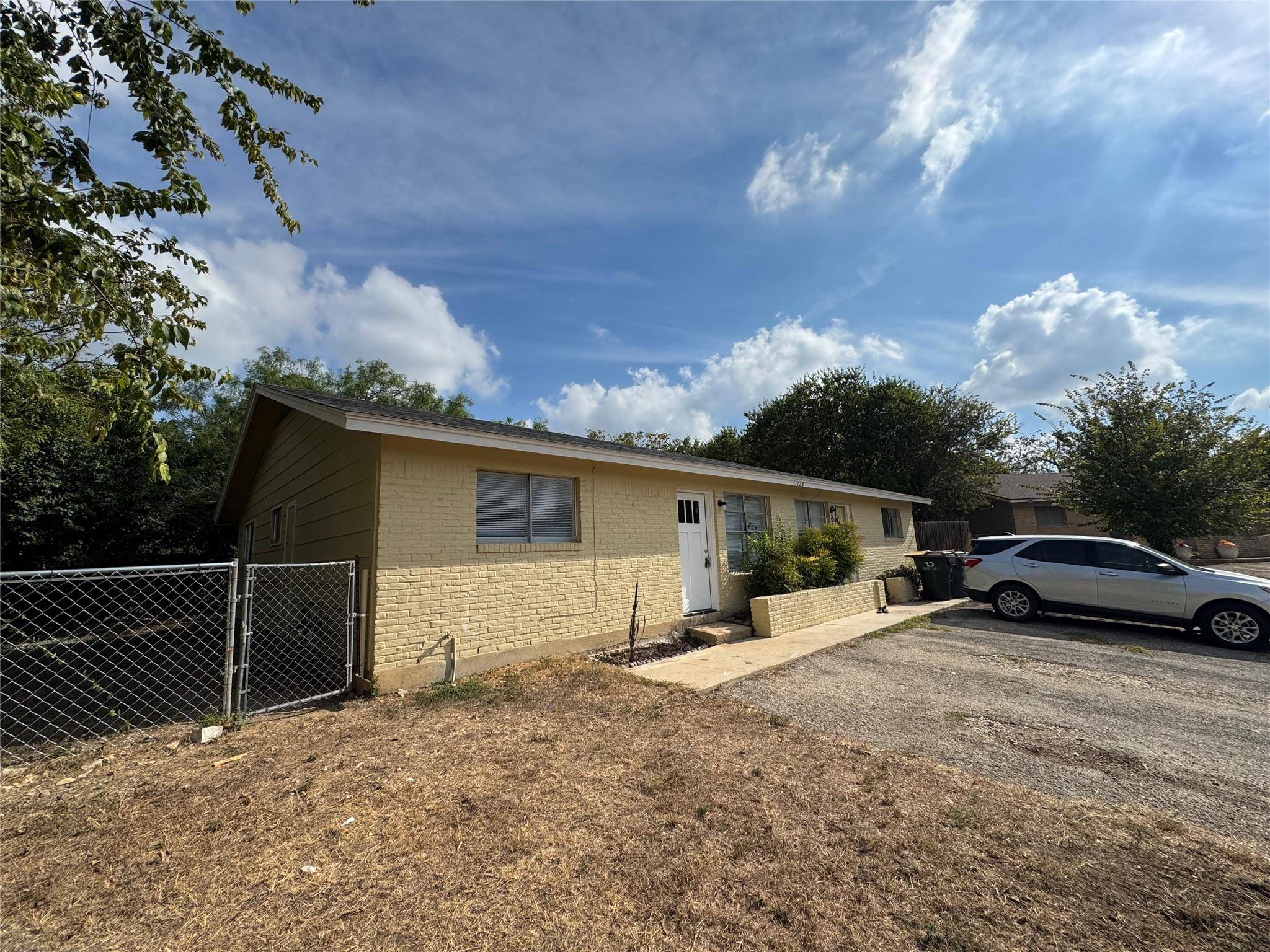 128 Coers CIR #A, San Marcos, TX 78666