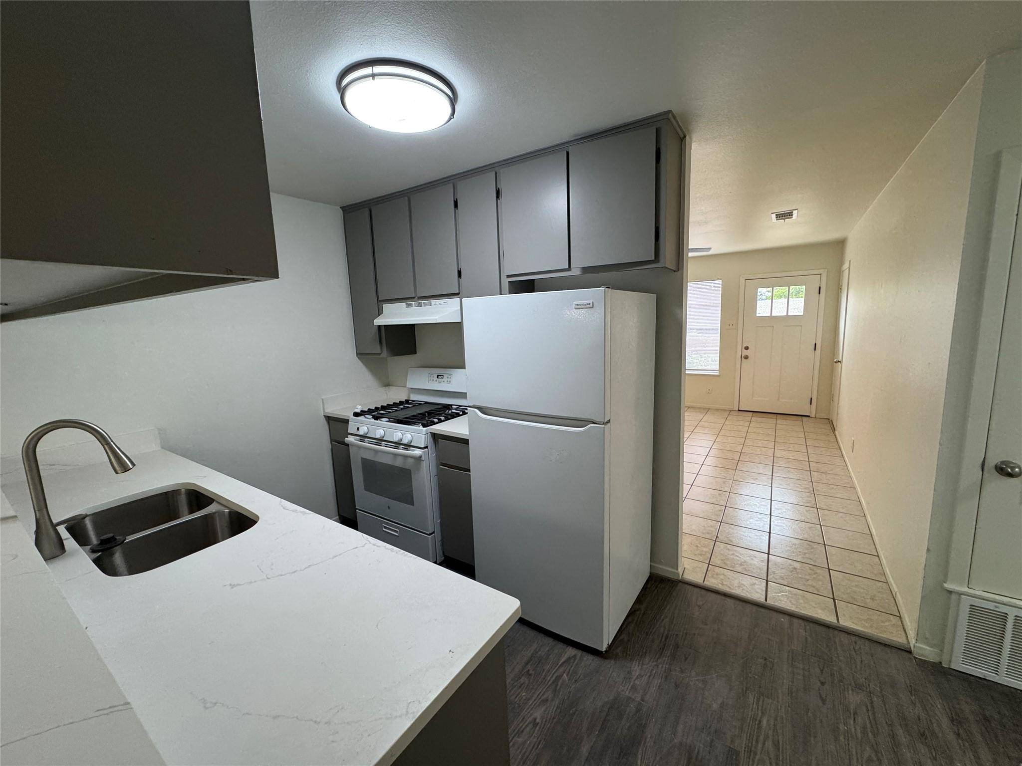 128 Coers CIR #B, San Marcos, TX 78666