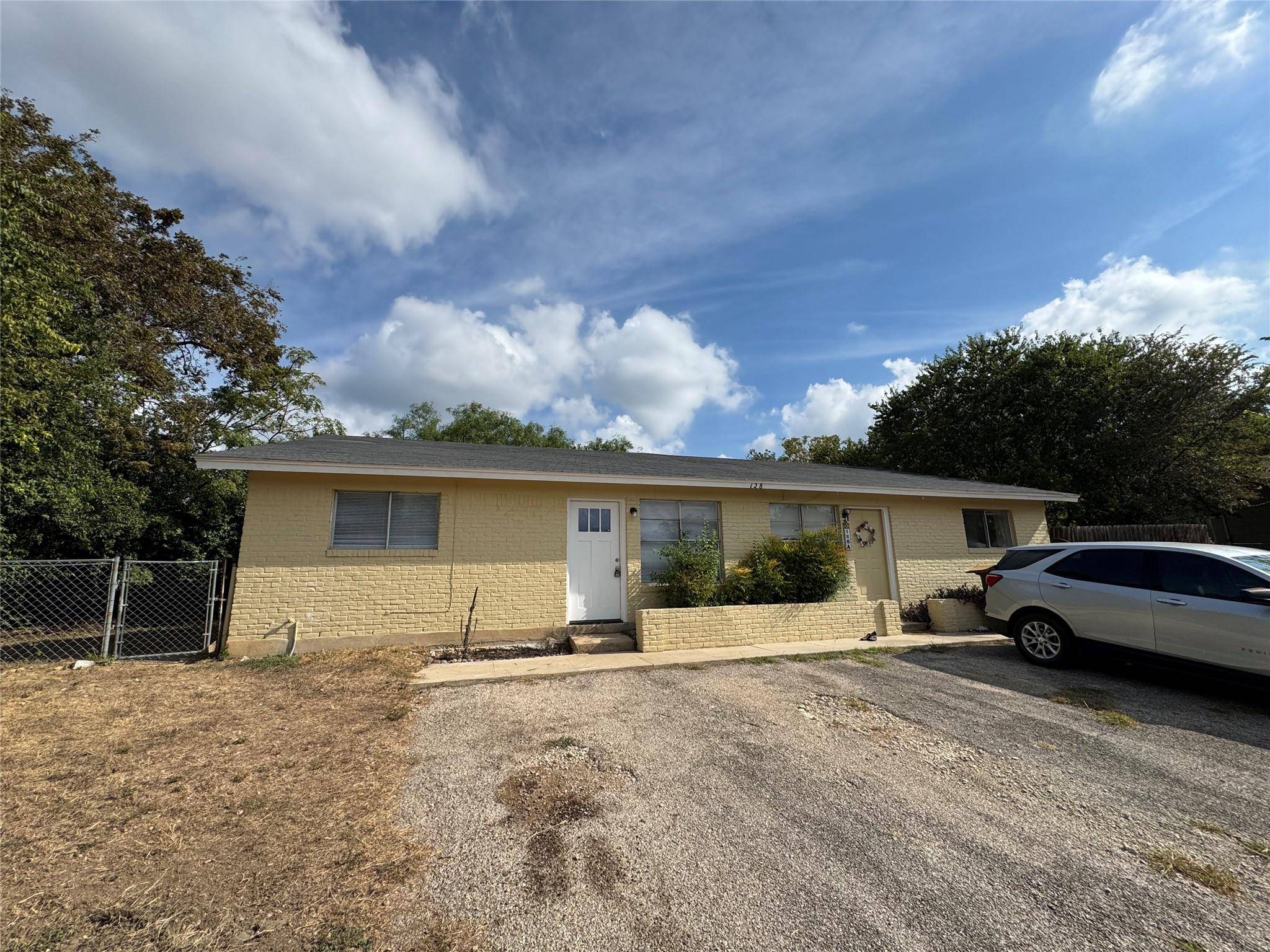 128 Coers CIR #A, San Marcos, TX 78666