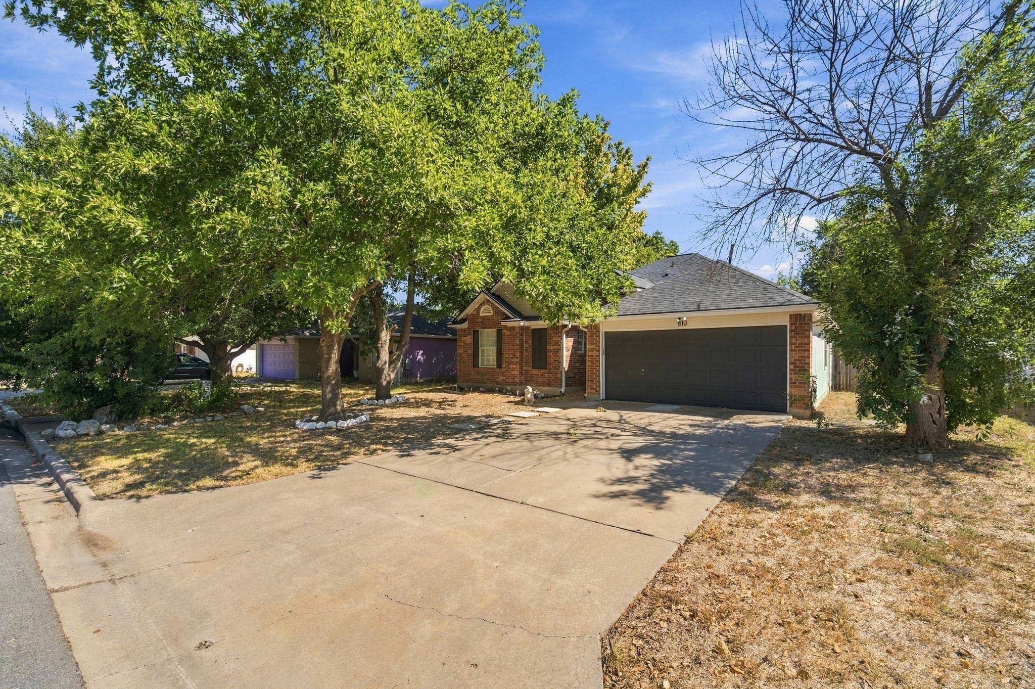 810 Honeysuckle DR, Leander, TX 78641