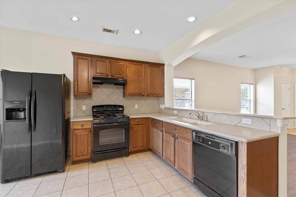 1001 Hyde Park DR, Round Rock, TX 78665