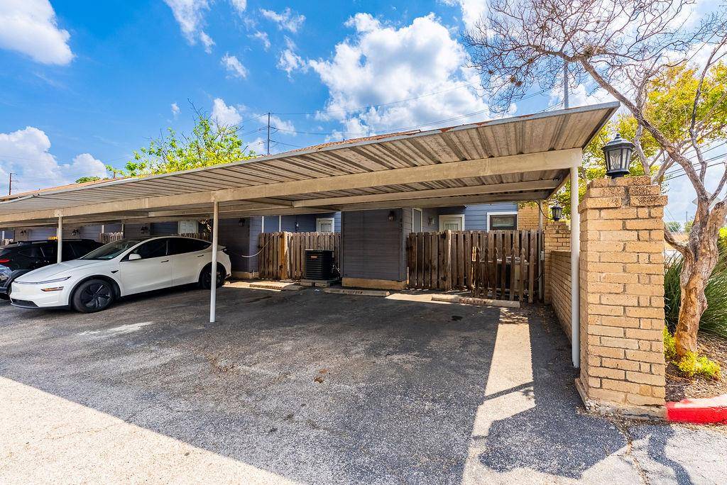 832 Banister LN #832, Austin, TX 78704