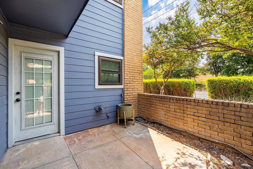 832 Banister LN #832, Austin, TX 78704