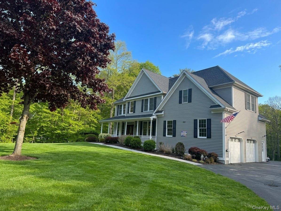 11 McCann DR, Lagrangeville, NY 12540