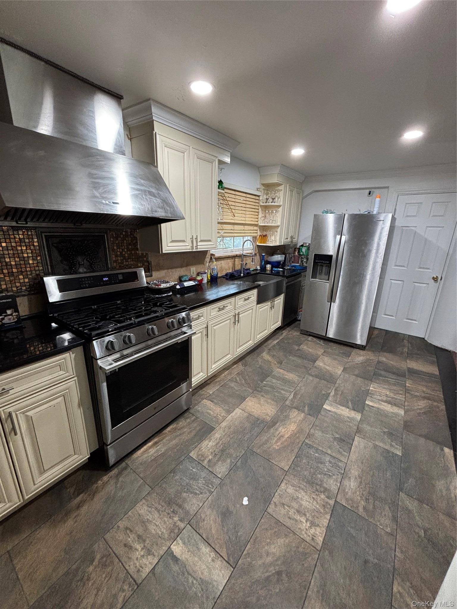 80 Surrey lane, Hempstead, NY 11550