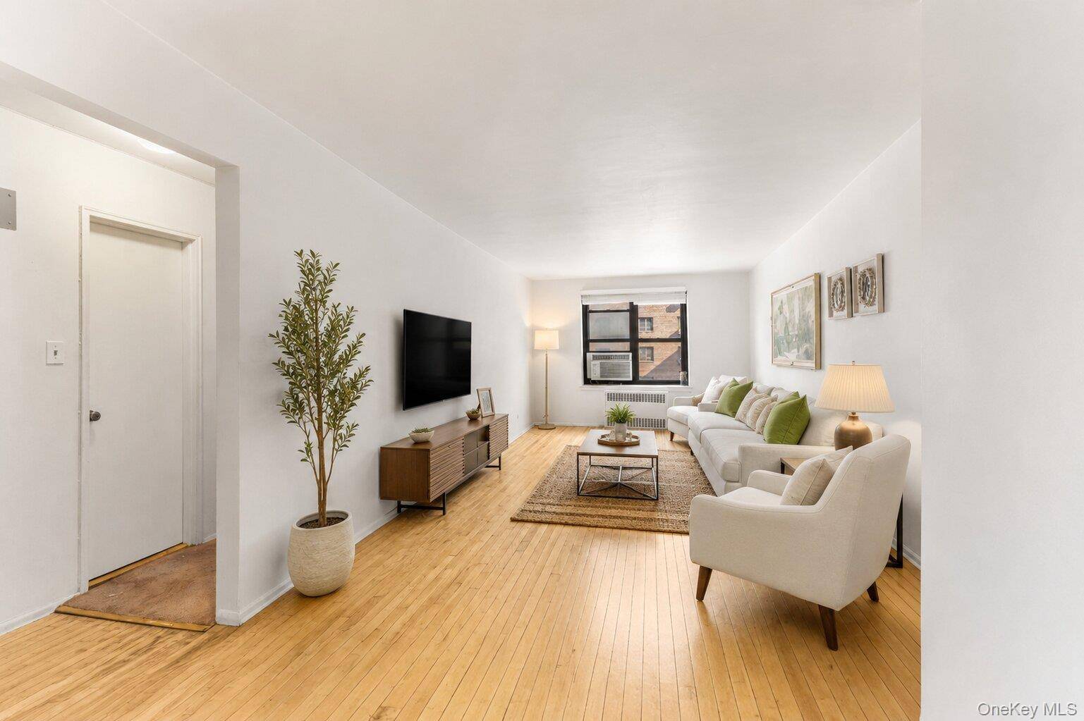 87-40 Francis Lewis BLVD #B42, Queens Village, NY 11427