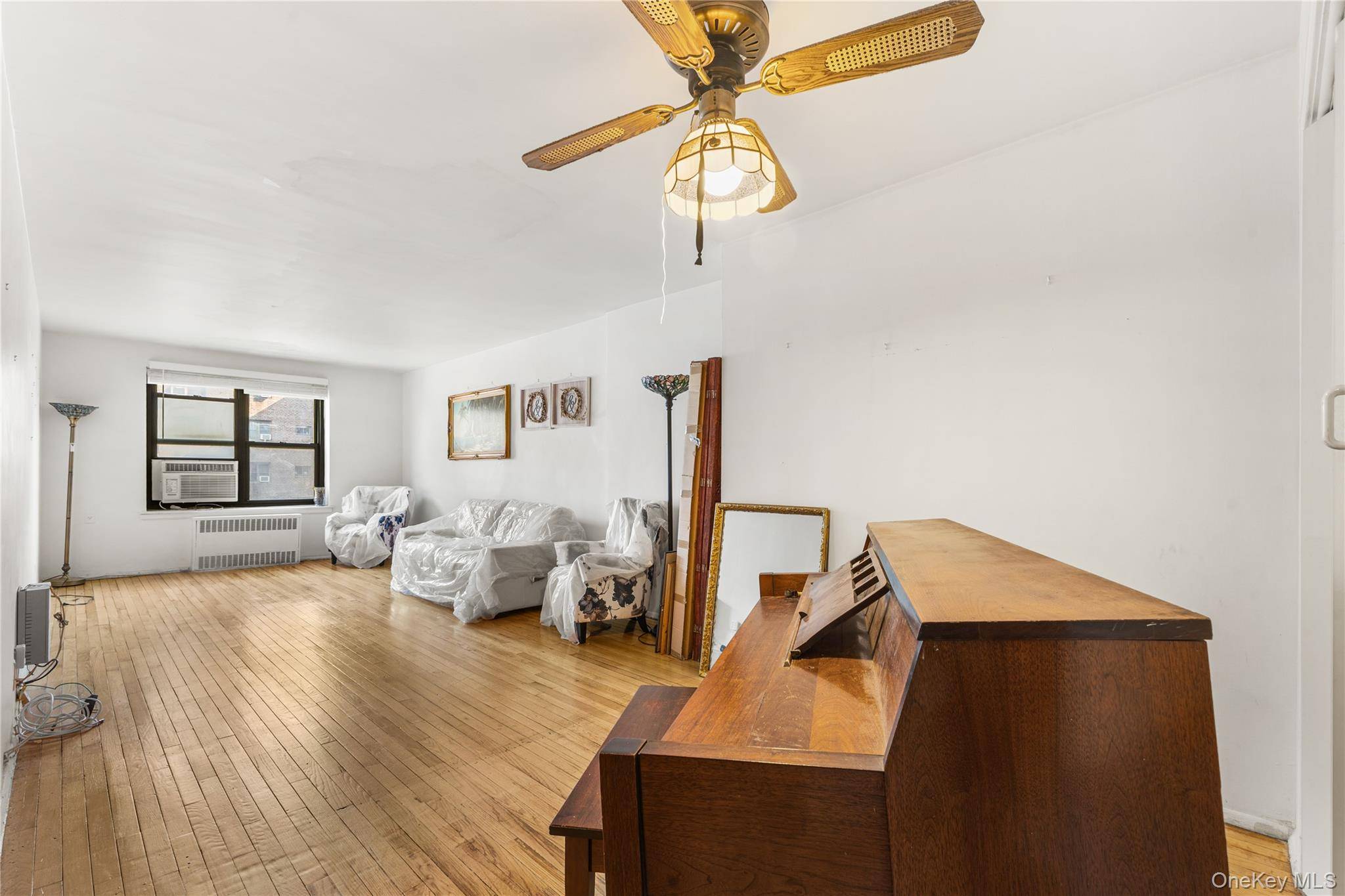 87-40 Francis Lewis BLVD #B42, Queens Village, NY 11427