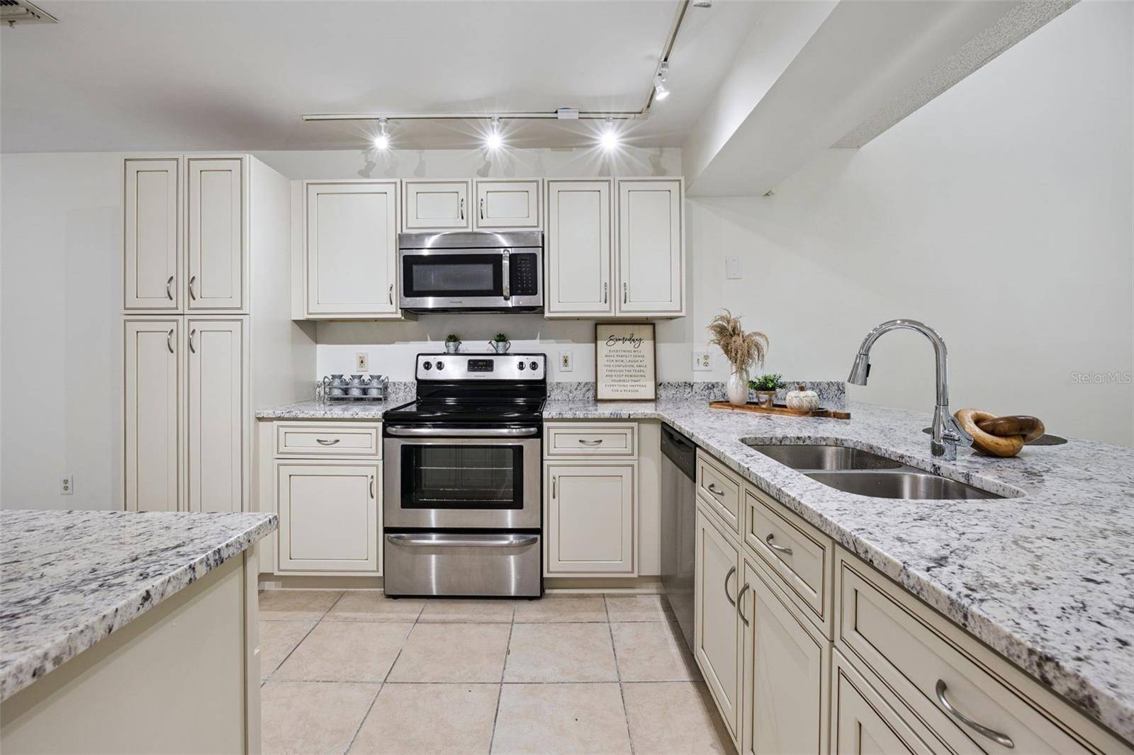8370 SANDPOINT BLVD, Orlando, FL 32819