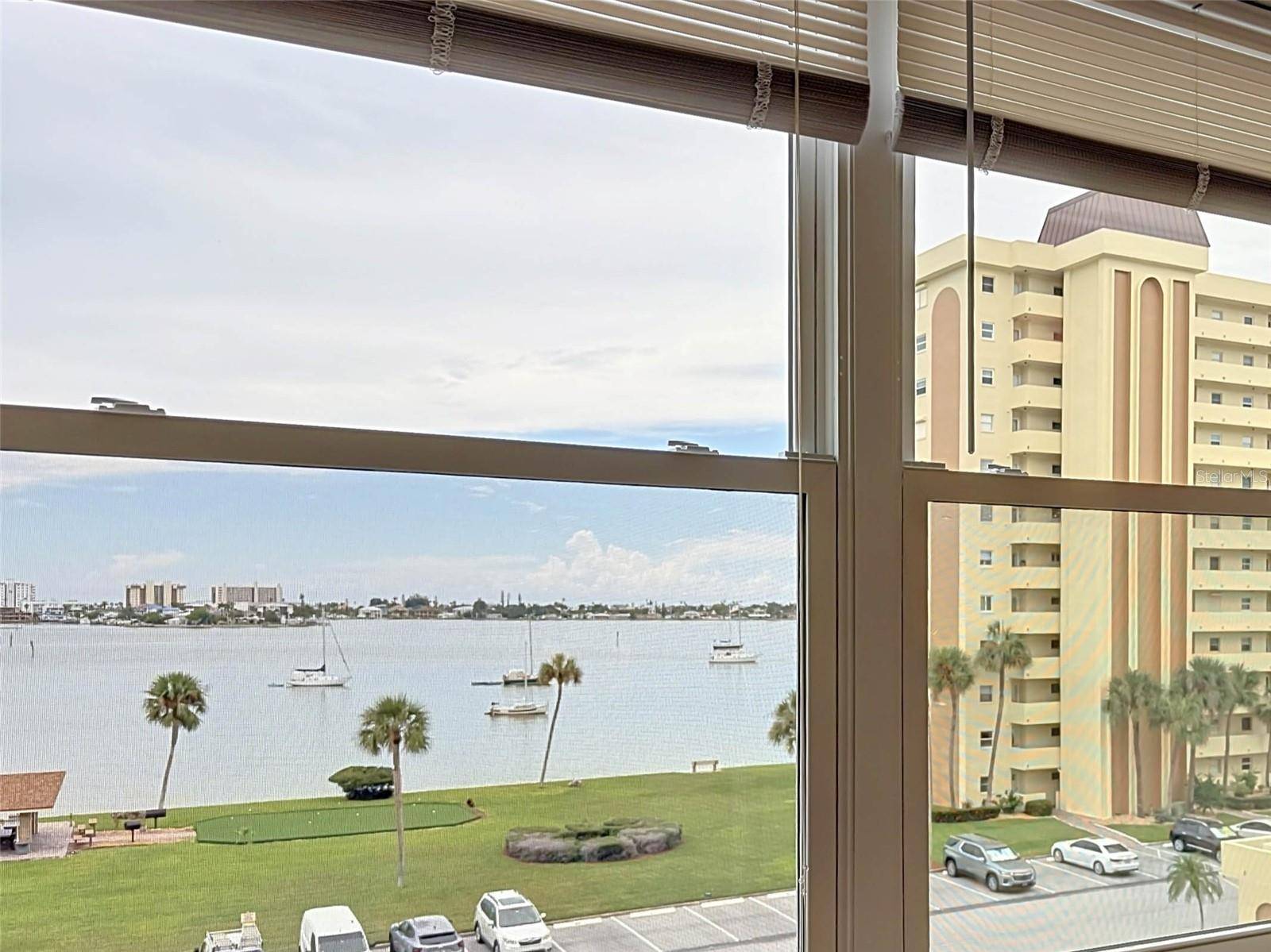 4550 COVE CIR #502, St Petersburg, FL 33708
