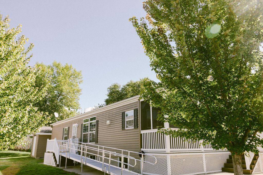 2200 Black Pine DR, Cambridge, MN 55008