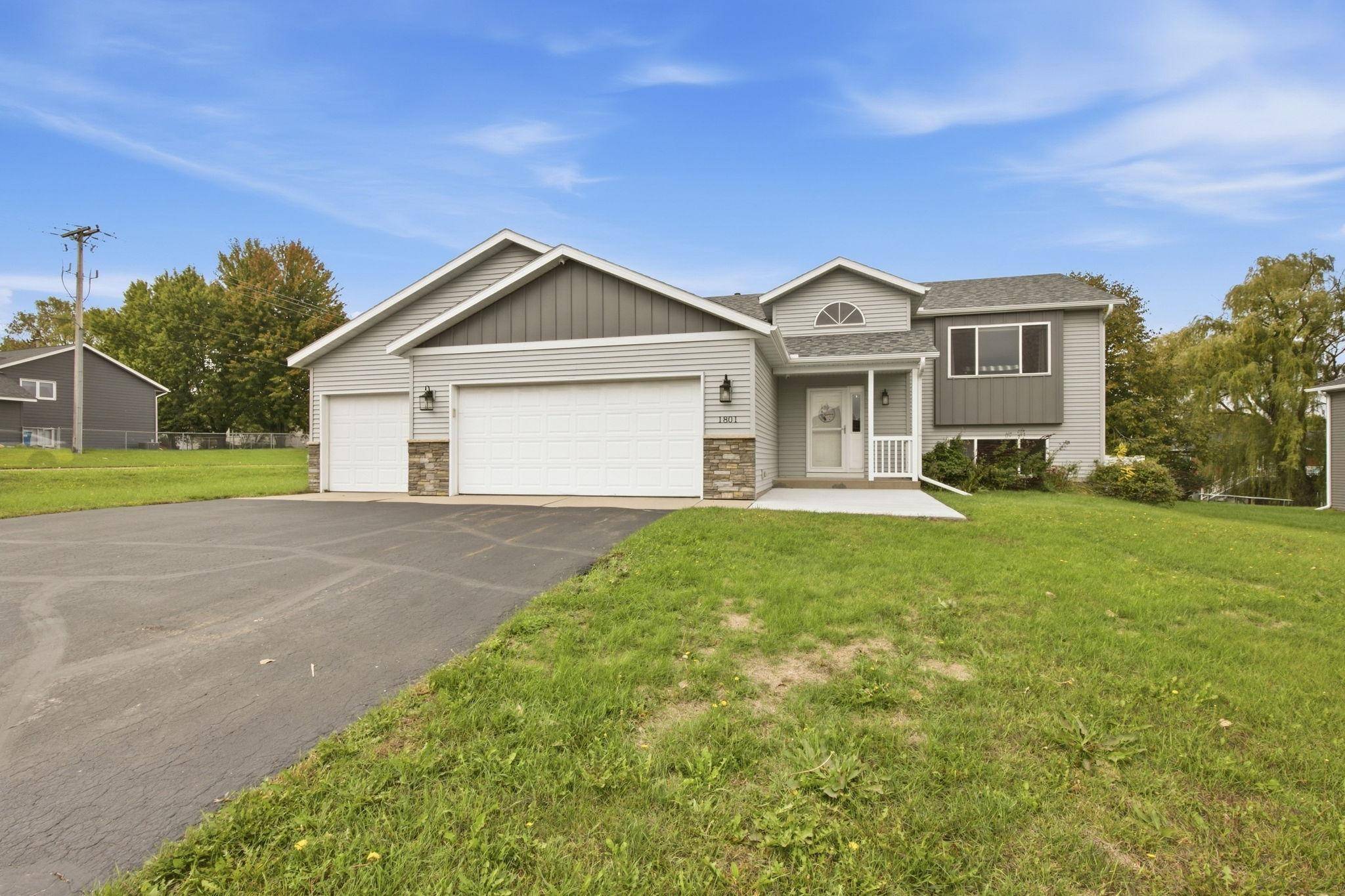 1801 Eastern Star LOOP, Sauk Rapids, MN 56379