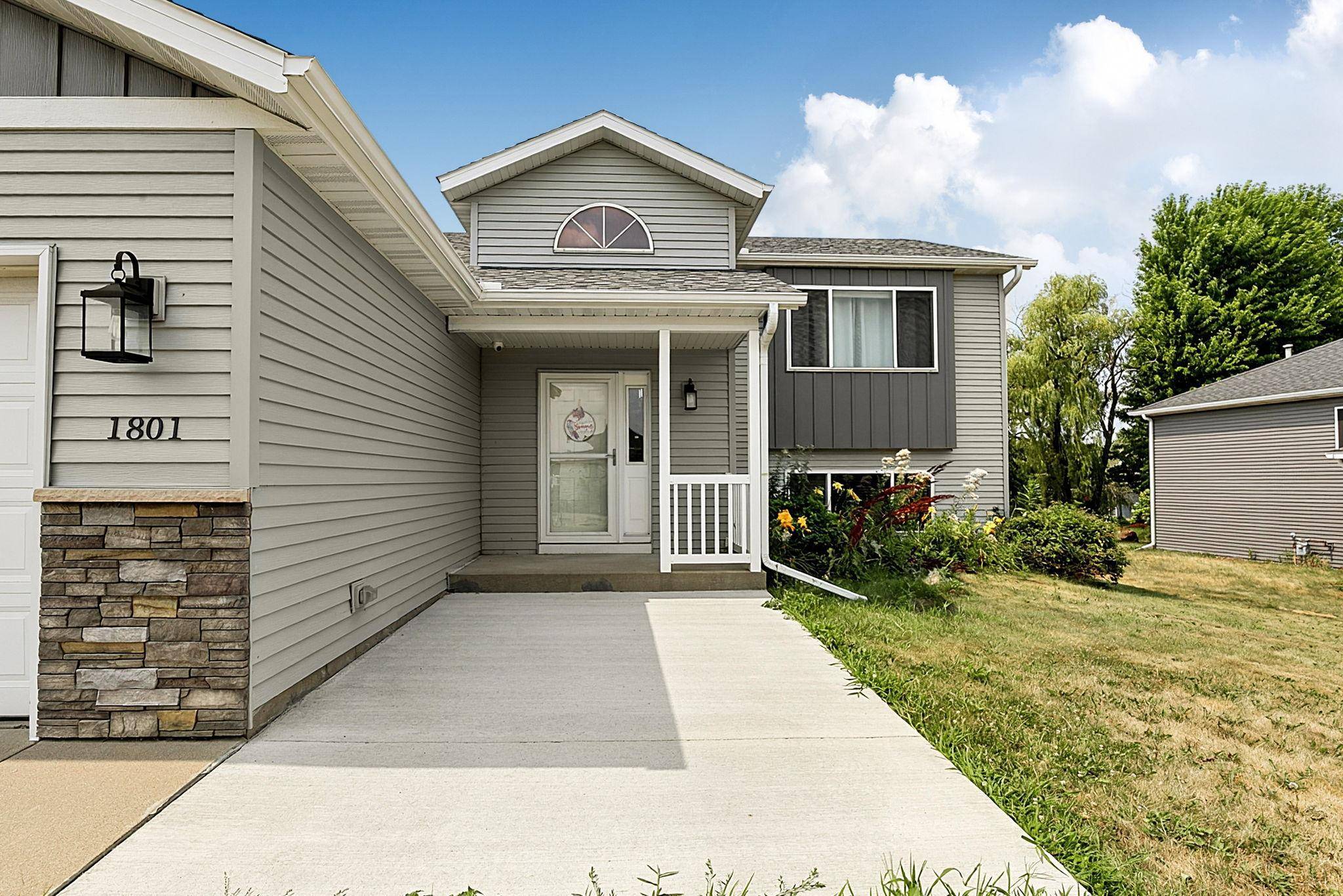 1801 Eastern Star LOOP, Sauk Rapids, MN 56379