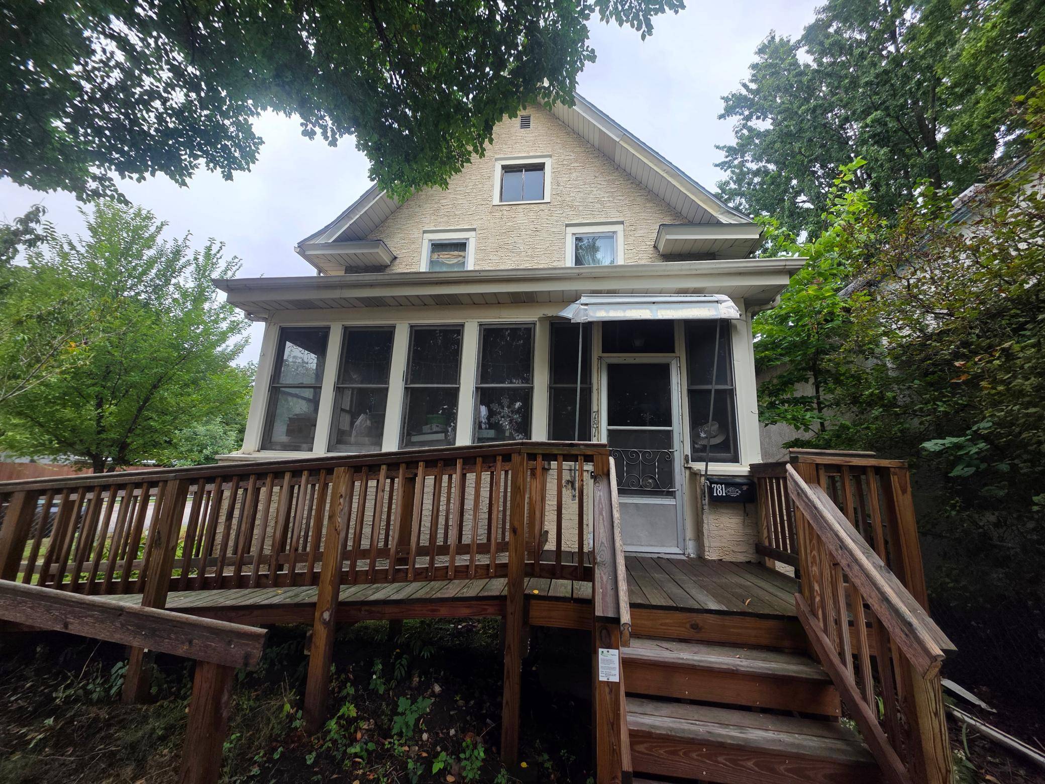 781 Lawson AVE E, Saint Paul, MN 55106