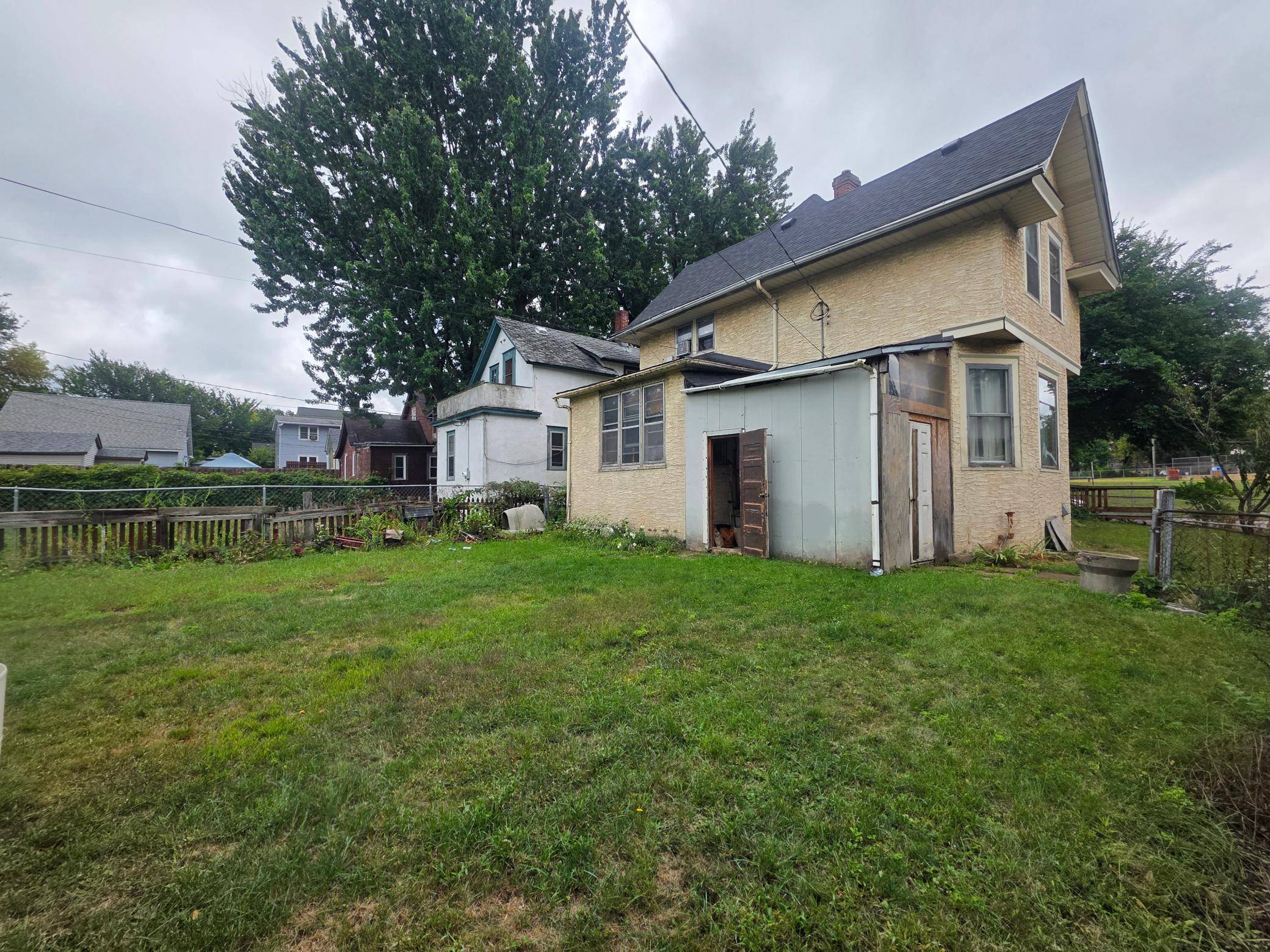 781 Lawson AVE E, Saint Paul, MN 55106