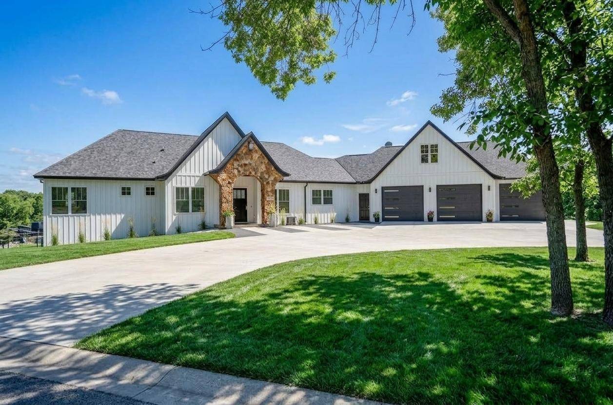 7193 12th ST NW, Willmar, MN 56201