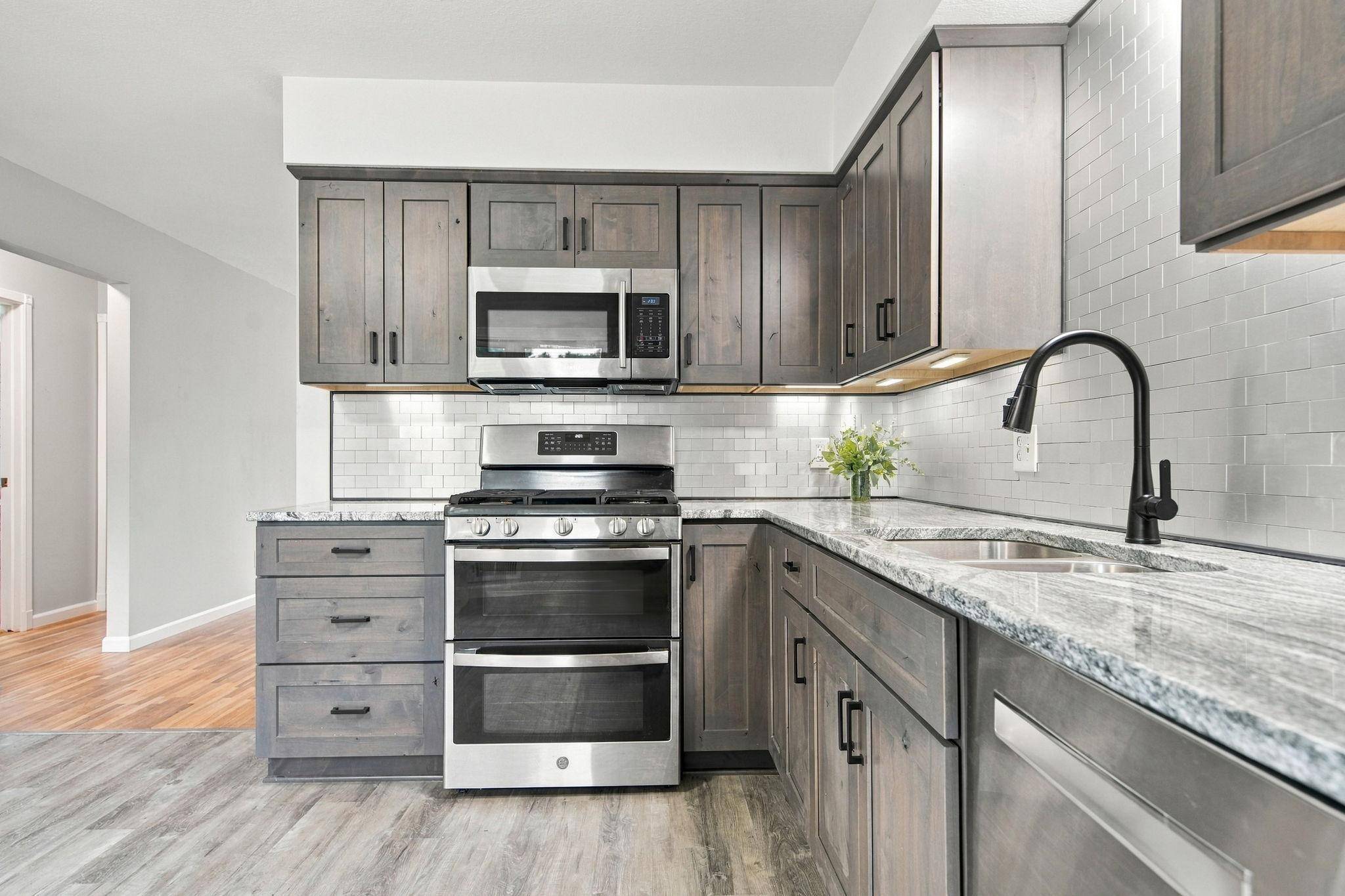 1709 Cochrane AVE, Eagan, MN 55122