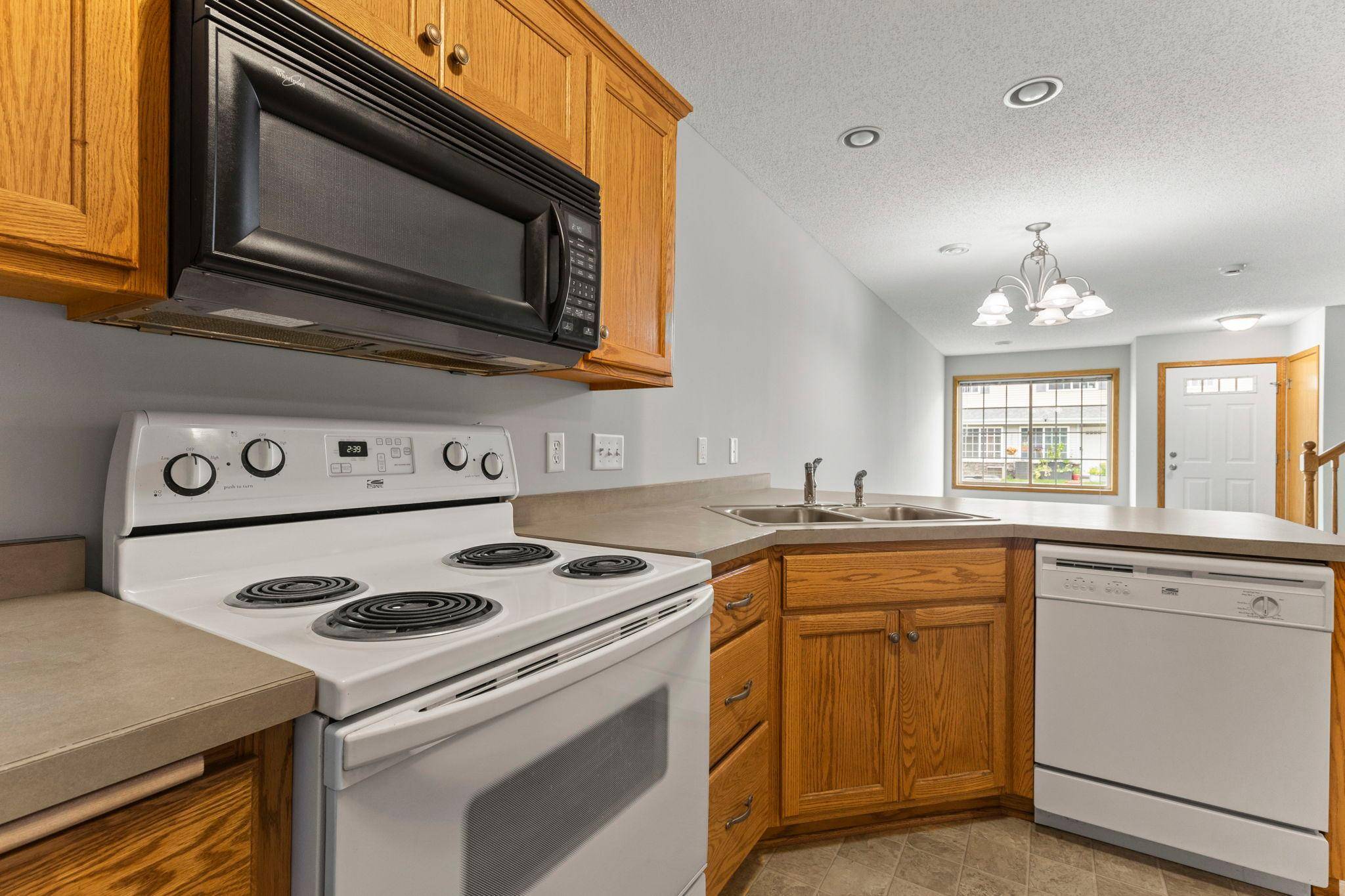 315 Roosevelt ST S #G, Cambridge, MN 55008