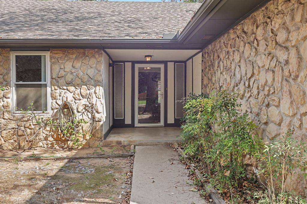 3905 Green Oaks WAY, Edmond, OK 73034