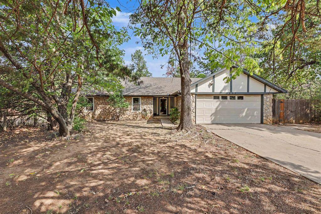 3905 Green Oaks WAY, Edmond, OK 73034