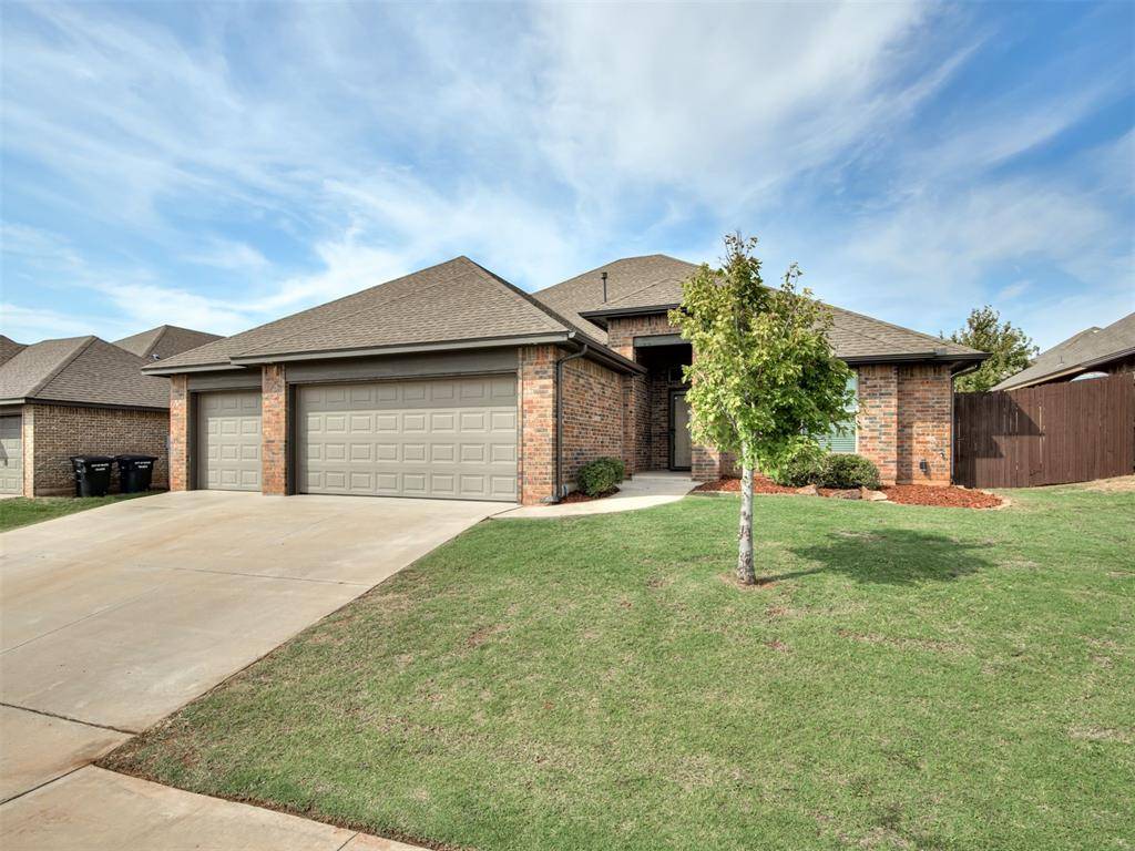 1017 Dayton LN, Moore, OK 73160