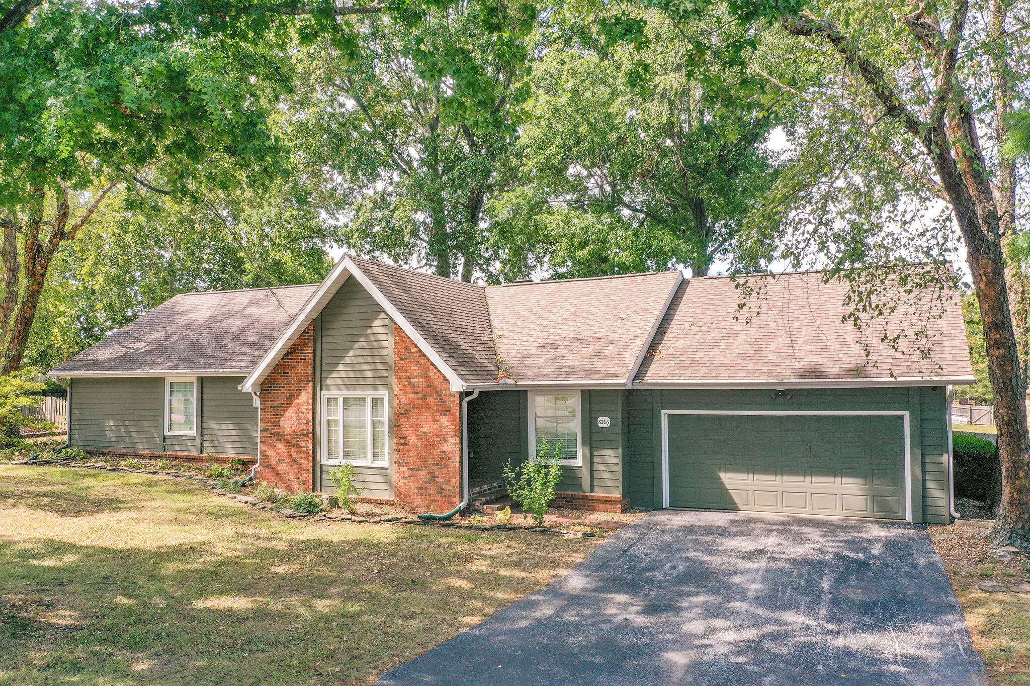 8206 Oakmont DR, Nixa, MO 65714