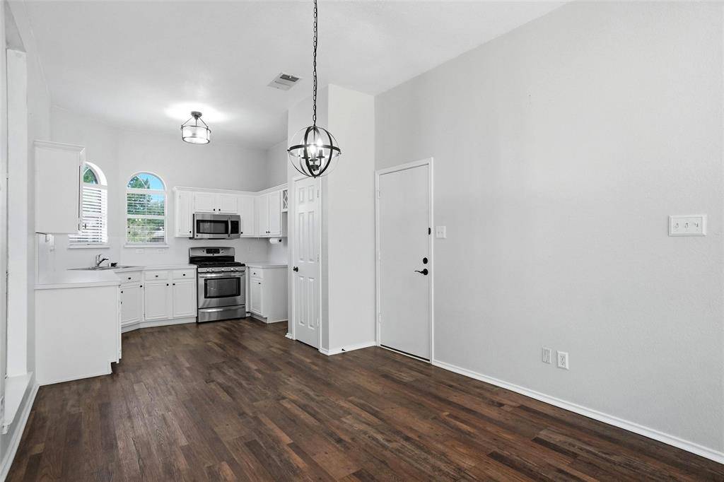 910 York Street, Forney, TX 75126