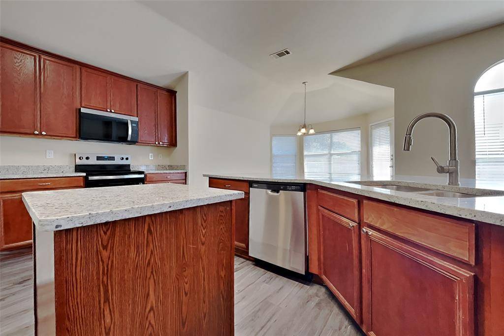4408 Fox Meadows Lane, Mansfield, TX 76063